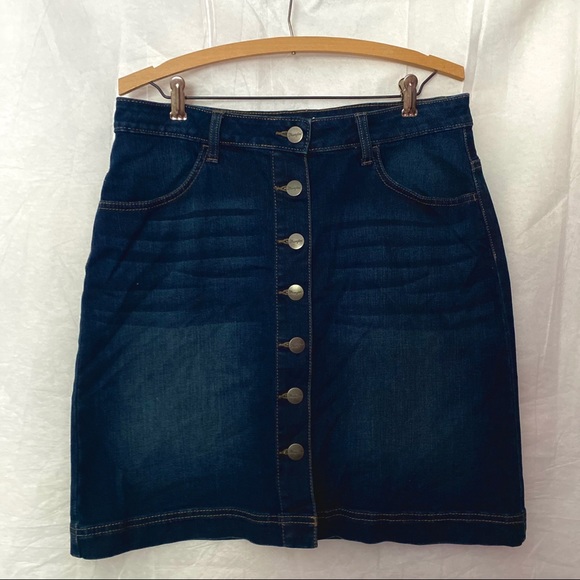 Wrangler Dresses & Skirts - Button down Jeans Skirt women’s Size 12